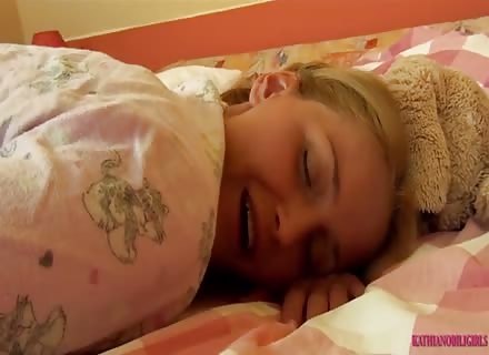 Kathia Big Ass Stepdaughter Fucked Before Sleep