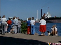 Valuable Bombshell Bows Down For Sex