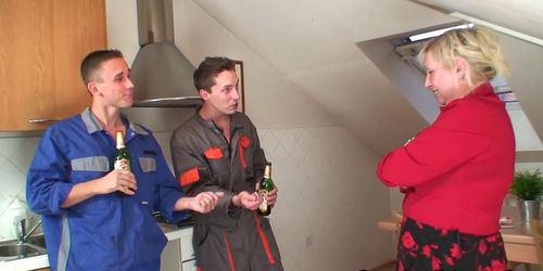 GRANDMA FRIENDS   She Takes Two Cocks Into Her Old Pussy And Throat