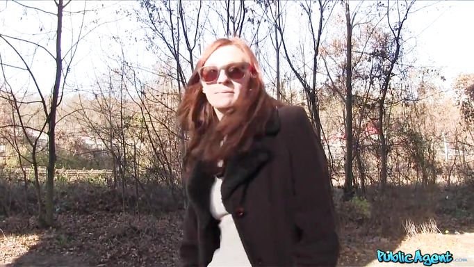Hot Babe Giving Blowjob To Stranger