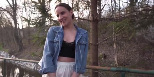 Gigi Max Spreads Her Pussy Wide Open In An Outdoor Quickie For Cash