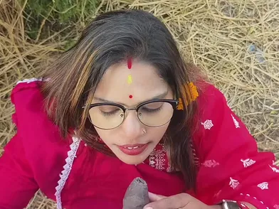 Watch This Indian Wifey Suck And Fuck Like A Pro In A Village Outdoor Scene