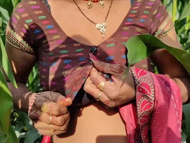 Indian Village Bhabhi Loves Flaunting Her Tight Pussy & Ass Outdoors